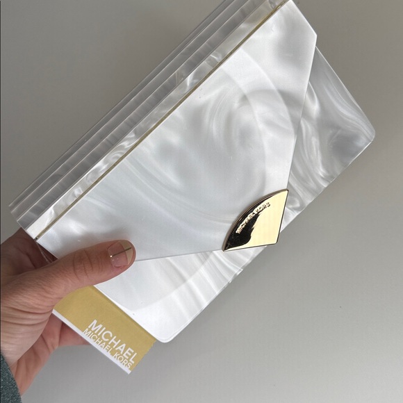 NWT MICHAEL Michael Kors Barbara Medium Envelope purse optic white - Picture 3 of 10